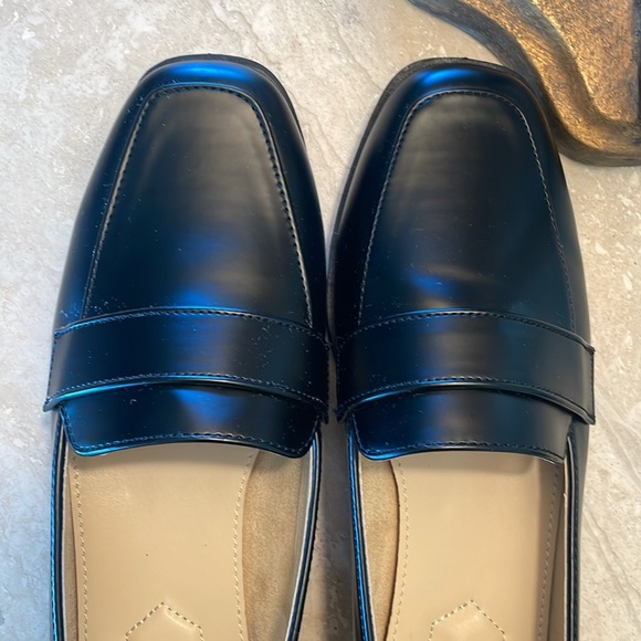 Liz Claiborne Size 9 Black Leather Loafers Classic Flats. Never worn - Picture 2 of 9